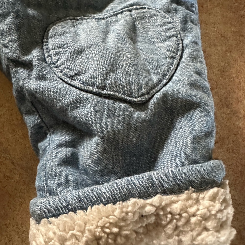 GAP Kids Blue Jeans with Heart Patches - Picture 4 of 4